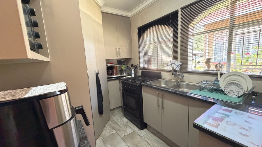 2 Bedroom Property for Sale in Miederpark North West